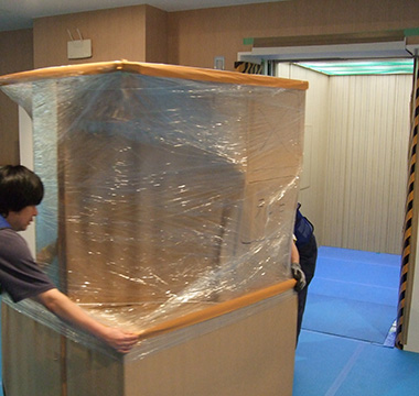 エレベータ搬入