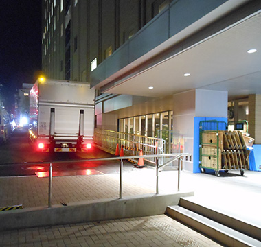 夜間搬入